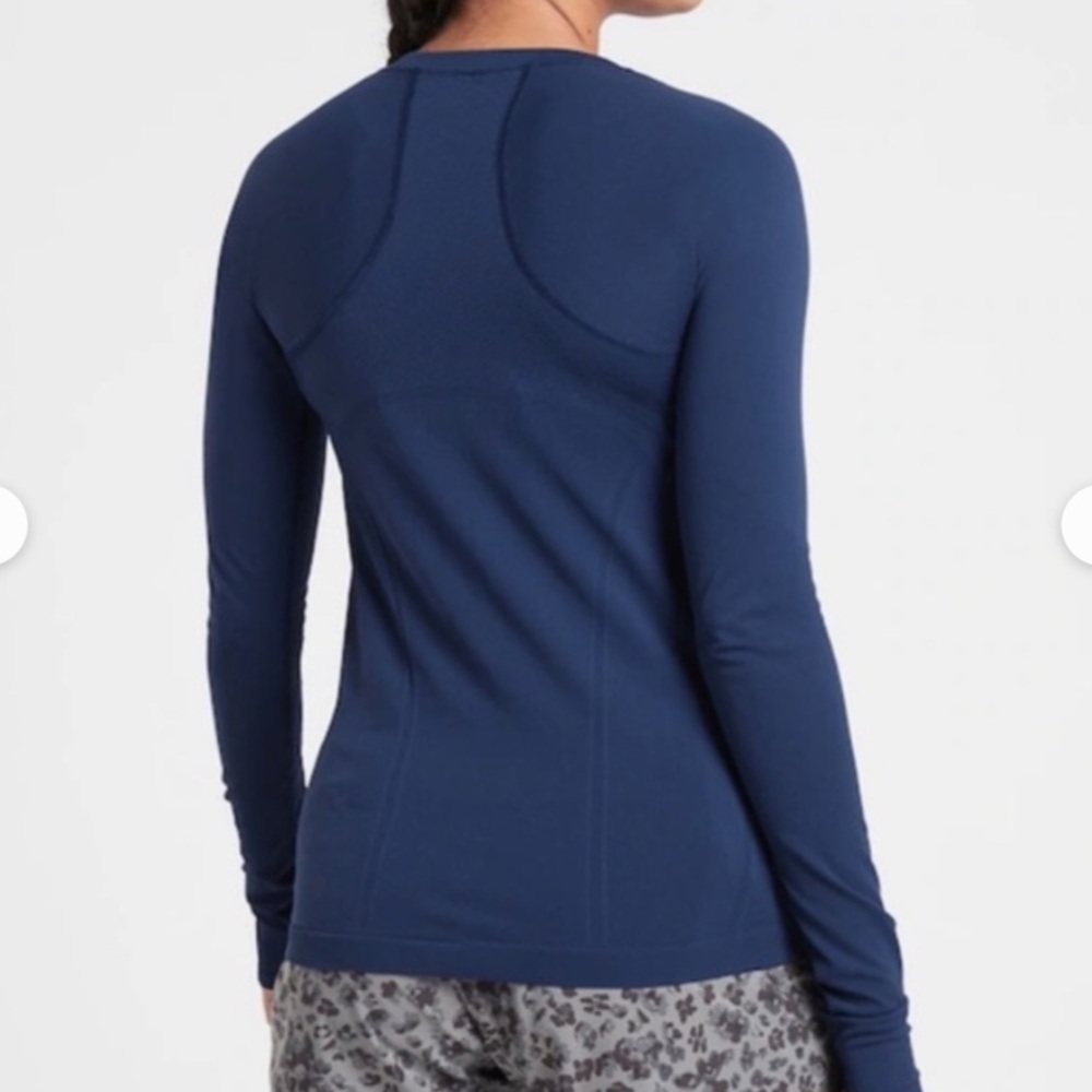 Athleta Navy Long-Sleeve Seamless Active Top size XLarge